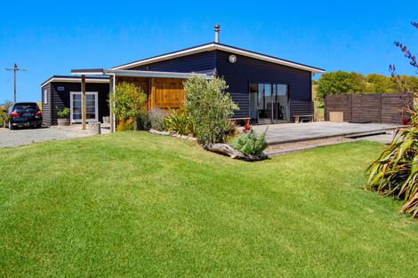 Photo of property in 1470 Oneriri Road, Kaiwaka, 0573