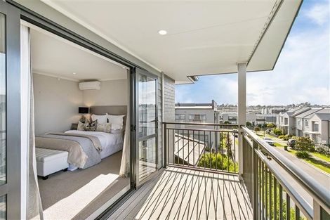 Photo of property in 33 Ganley Terrace, Stonefields, Auckland, 1072