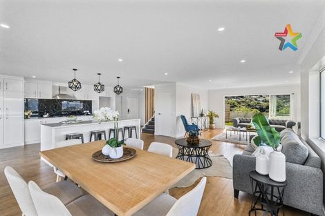 Photo of property in 2 Poto Road, Normandale, Lower Hutt, 5010