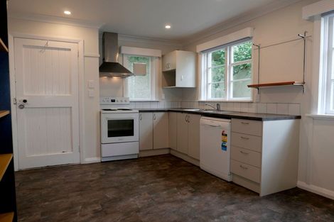 Photo of property in 9 Upper Lewisville Terrace, Thorndon, Wellington, 6011