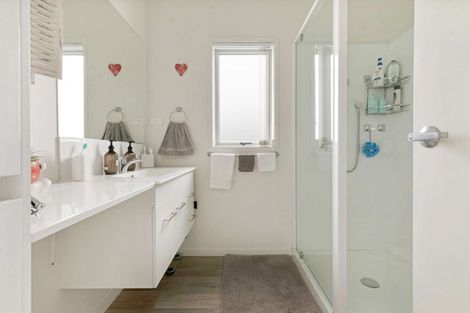 Photo of property in 11 Kamahi Crescent, Papamoa Beach, Papamoa, 3118