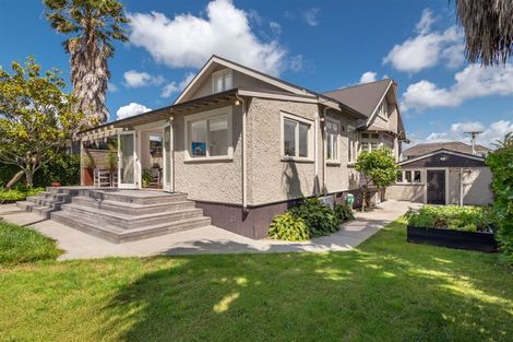 Photo of property in 2 Bayview Road, Hauraki, Auckland, 0622