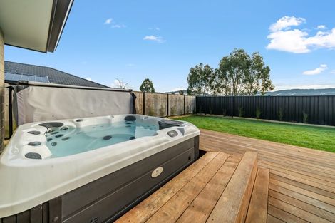 Photo of property in 79 Mawai Hakona Drive, Wallaceville, Upper Hutt, 5018