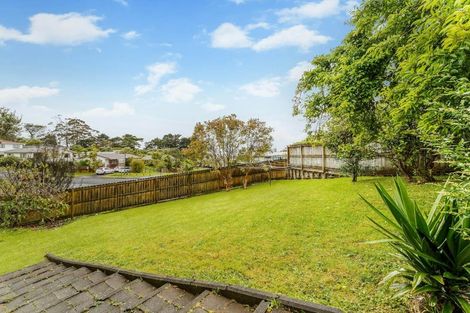 Photo of property in 2 Louise Place, West Harbour, Auckland, 0618