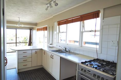 Photo of property in 1 Sealy Road, Torbay, Auckland, 0630