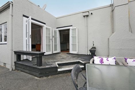 Photo of property in 100 Barden Street, Mayfair, Hastings, 4122