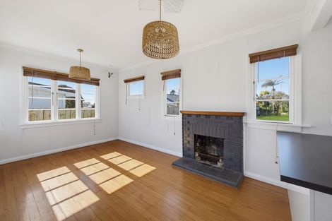 Photo of property in 403 Carrington Street, Upper Vogeltown, New Plymouth, 4310