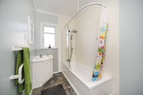 Photo of property in 113 Waterloo Crescent, Hokowhitu, Palmerston North, 4410