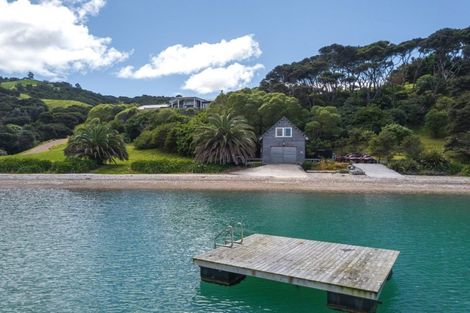 Photo of property in 118 Cowes Bay Road, Waiheke Island, 1971