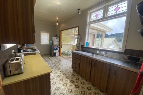 Photo of property in 4 Collier Avenue, Karori, Wellington, 6012