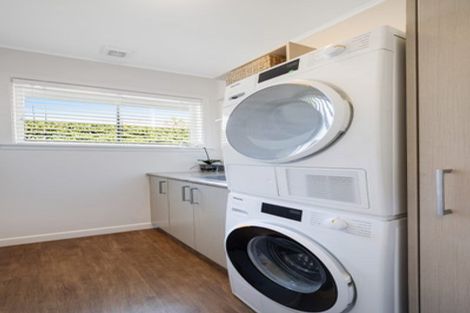 Photo of property in 41 Seymour Road, Mellons Bay, Auckland, 2014