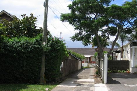 Photo of property in 3/18a Fenwick Avenue, Milford, Auckland, 0620