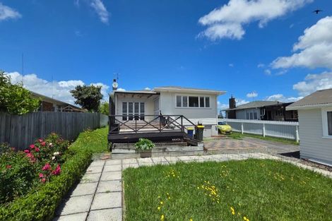 Photo of property in 9 Sylvan Crescent, Te Atatu South, Auckland, 0610