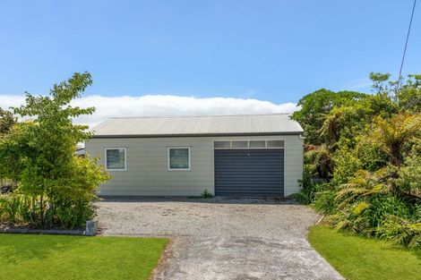 Photo of property in 8 Cook Street, Carters Beach, Westport, 7825