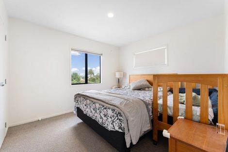 Photo of property in 1/36 West Coast Road, Glen Eden, Auckland, 0602