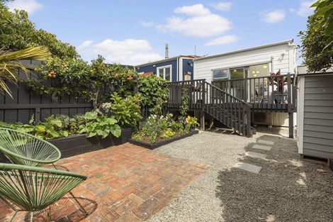 Photo of property in 215 Rintoul Street, Berhampore, Wellington, 6023