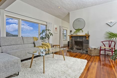 Photo of property in 1/160 East Coast Road, Forrest Hill, Auckland, 0620