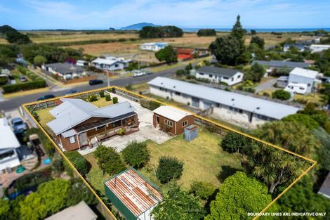 Photo of property in 28 Kiharoa Street, Otaki Beach, Otaki, 5512