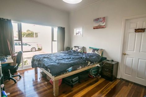 Photo of property in 3 Pleasant Road, Glen Eden, Auckland, 0602