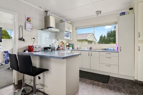 Photo of property in 7 Tapsell Road, Fairy Springs, Rotorua, 3015