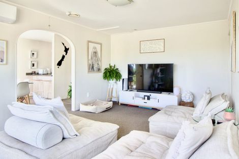 Photo of property in 6 Pahi Place, West Harbour, Auckland, 0618