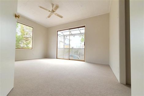 Photo of property in 72 Seaview Road, Glenfield, Auckland, 0629