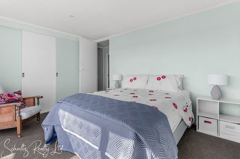 Photo of property in 10 Oxford Street, Whakapirau, Maungaturoto, 0583