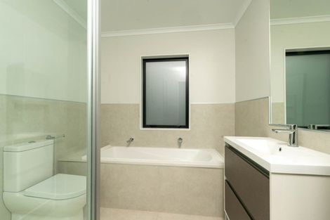 Photo of property in 67 Mettam Drive, Swanson, Auckland, 0614