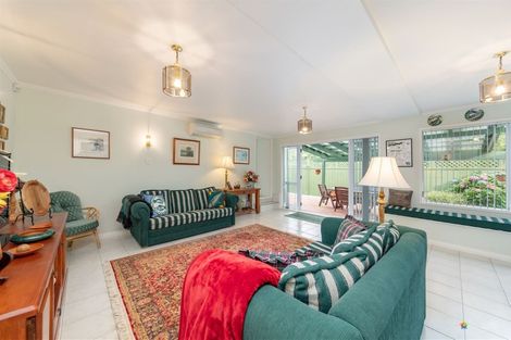 Photo of property in 15 Maple Grove, Maungaraki, Lower Hutt, 5010