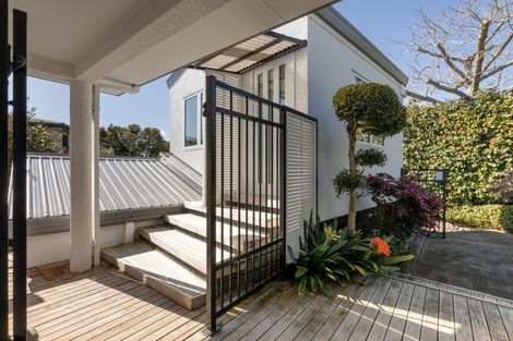 Photo of property in 125 Welcome Bay Road, Welcome Bay, Tauranga, 3112