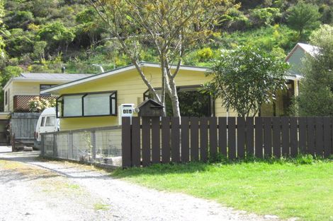 Photo of property in 19 Garden Terrace, Picton, 7220