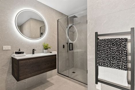 Photo of property in 11a Montgomery Avenue, Rothesay Bay, Auckland, 0630