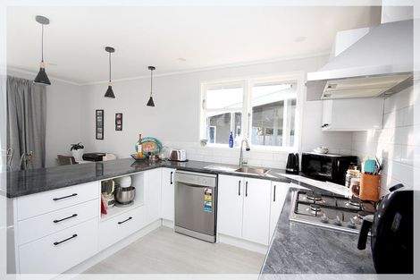 Photo of property in 42 Robinson Crescent, Westbrook, Palmerston North, 4412