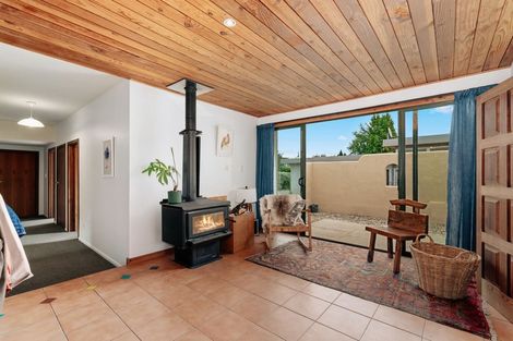 Photo of property in 2 Arklow Street, Albert Town, Wanaka, 9305