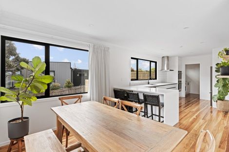 Photo of property in 30 Waiwaka Terrace, Strandon, New Plymouth, 4312