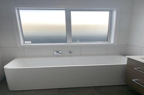 Photo of property in 35 Karearea Avenue, Kenepuru, Porirua, 5022