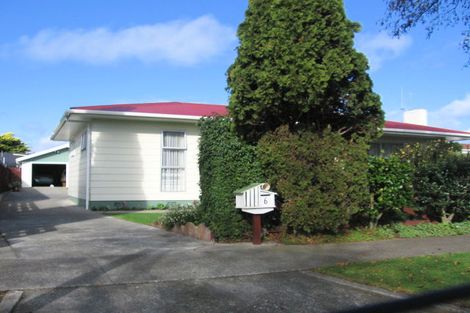 Photo of property in 6 Raglan Avenue, Cloverlea, Palmerston North, 4412