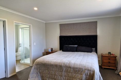 Photo of property in 15 Marsden Place, Hurworth, New Plymouth, 4310