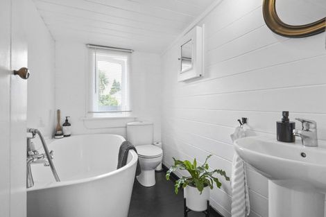 Photo of property in 21 Bethune Street, Featherston, 5710