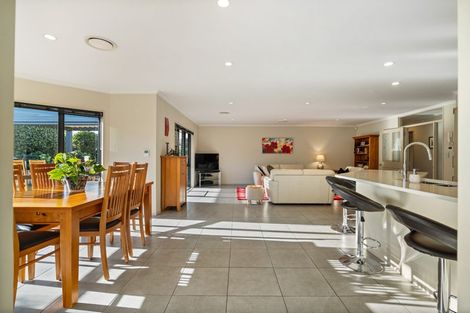Photo of property in 36 Sunny Crescent, Huapai, Kumeu, 0810