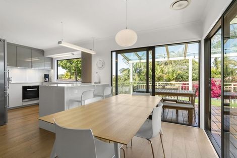 Photo of property in 11 Holyoake Place, Chatswood, Auckland, 0626