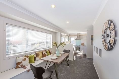 Photo of property in 69 Buscomb Avenue, Henderson, Auckland, 0610