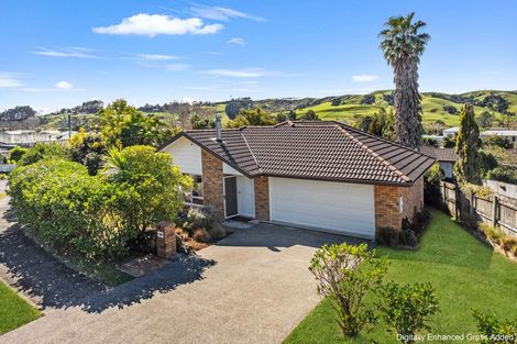 Photo of property in 15 Cabeleigh Drive, Helensville, 0800