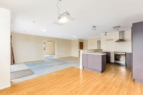 Photo of property in 92 Navigation Drive, Whitby, Porirua, 5024