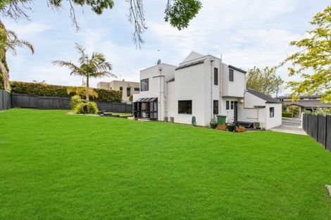 Photo of property in 63 Marina View Drive, West Harbour, Auckland, 0618