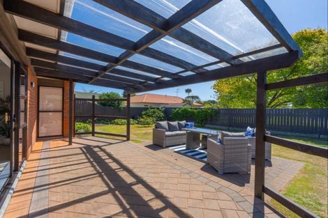 Photo of property in 4 Wakefield Grove, Waikanae, 5036