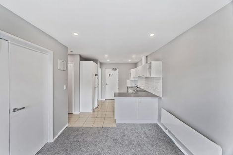 Photo of property in 10a/71 Spencer Road, Oteha, Auckland, 0632