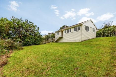 Photo of property in 16 Komata Grove, Waitangirua, Porirua, 5024
