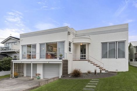 Photo of property in 19 Merani Street, Narrow Neck, Auckland, 0622