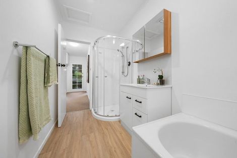 Photo of property in 37 Black Rock Road, Newlands, Wellington, 6037
